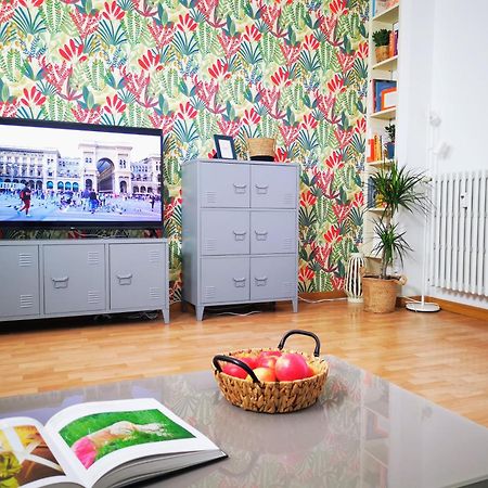 Spacious Apartment 50 Meters From The Metro Μιλάνο Εξωτερικό φωτογραφία