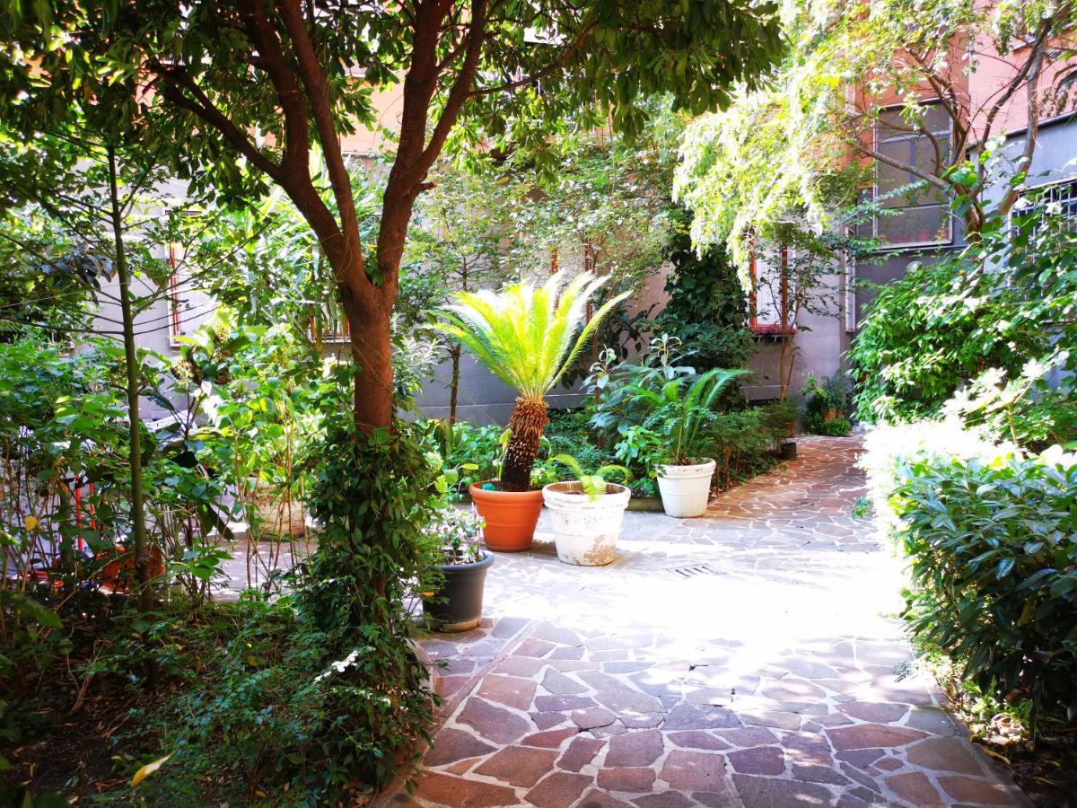 Spacious Apartment 50 Meters From The Metro Μιλάνο Εξωτερικό φωτογραφία